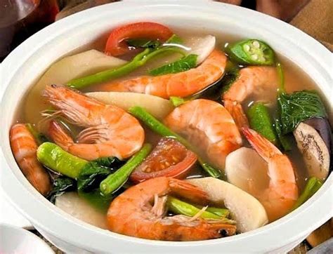  Sinigang na Hipon: Una Zuppa Acida e Cremosa Con un Tocco di Frutta Tropicale!